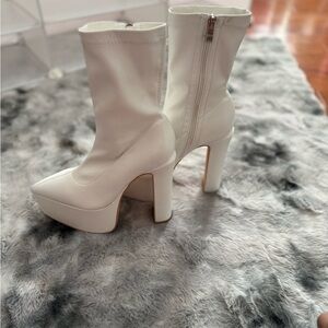 Elegant White Platform Boots